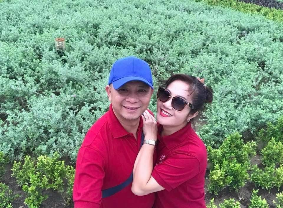 Vợ chồng NSƯT Nguyệt Hằng - Anh Tuấn hòa chung không khí kỉ niệm &quot;Ngày quốc khánh đáng nhớ, mong bình yên sớm trở lại với chúng ta&quot;.