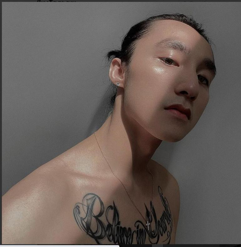 Giữa làn sóng tin đồn chuẩn bị làm đám cưới, Sơn Tùng tung ảnh trên trang cá nhân nhận nhiều phản ứng từ khán giả. Giữa làn sóng tin đồn chuẩn bị làm đám cưới, Sơn Tùng tung ảnh trên trang cá nhân nhận nhiều phản ứng từ khán giả.