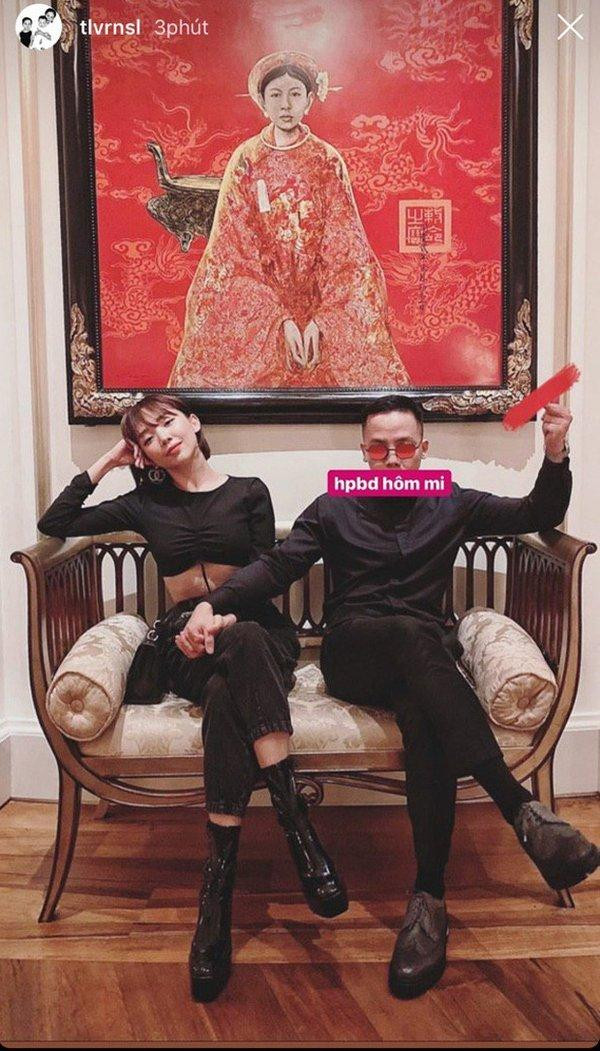 Dù vậy, Tóc Tiên cho biết ông xã mình vẫn dành riêng sự lãng mạn, ngọt ngào riêng dành cho cô qua các hành động bất ngờ. Dù vậy, Tóc Tiên cho biết ông xã mình vẫn dành riêng sự lãng mạn, ngọt ngào riêng dành cho cô qua các hành động bất ngờ.