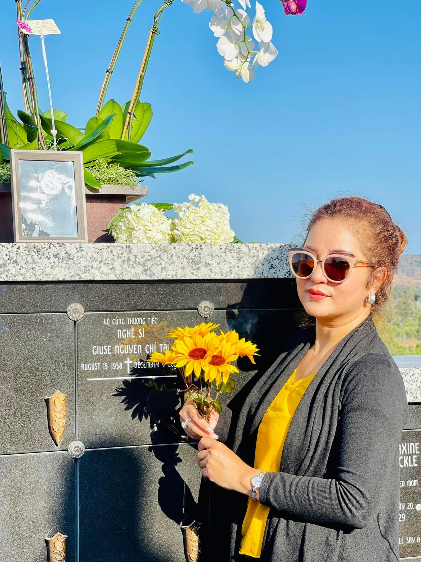 "Cũng đã tròn 1 năm anh về với Chúa rồi đó anh Chí Tài ơi !" - Thúy Nga viết nhân 1 năm ngày nam danh hài qua đời. "Cũng đã tròn 1 năm anh về với Chúa rồi đó anh Chí Tài ơi !" - Thúy Nga viết nhân 1 năm ngày nam danh hài qua đời.