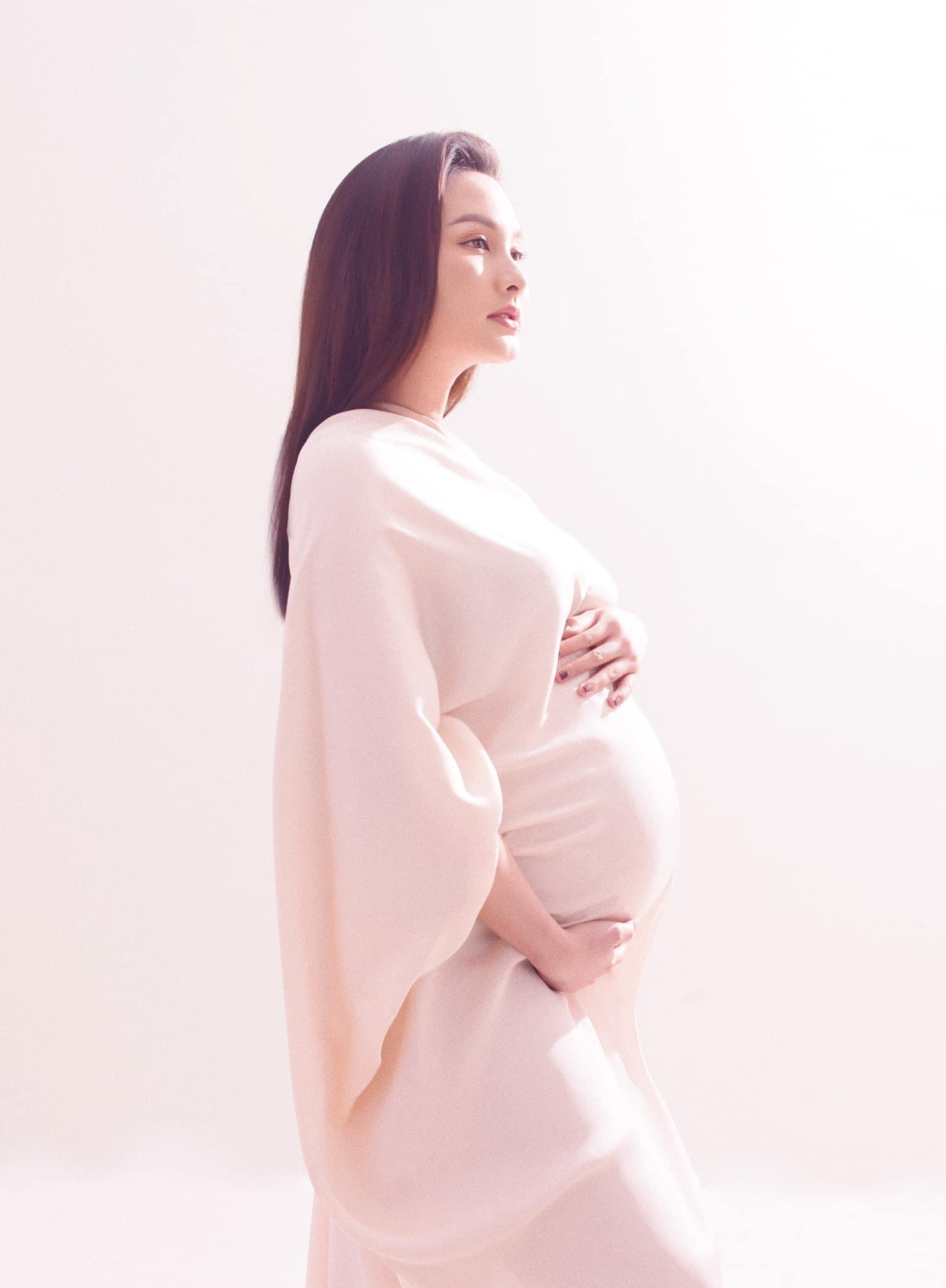 Mẹ bầu Bảo Thanh đẹp khó cưỡng ở những tuần cuối thai kì. Mẹ bầu Bảo Thanh đẹp khó cưỡng ở những tuần cuối thai kì.