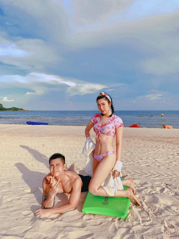 Thúy Ngân, Jun Phạm vướng tin đồn tình cảm sau nhiều bộ ảnh đăng cùng nhau.