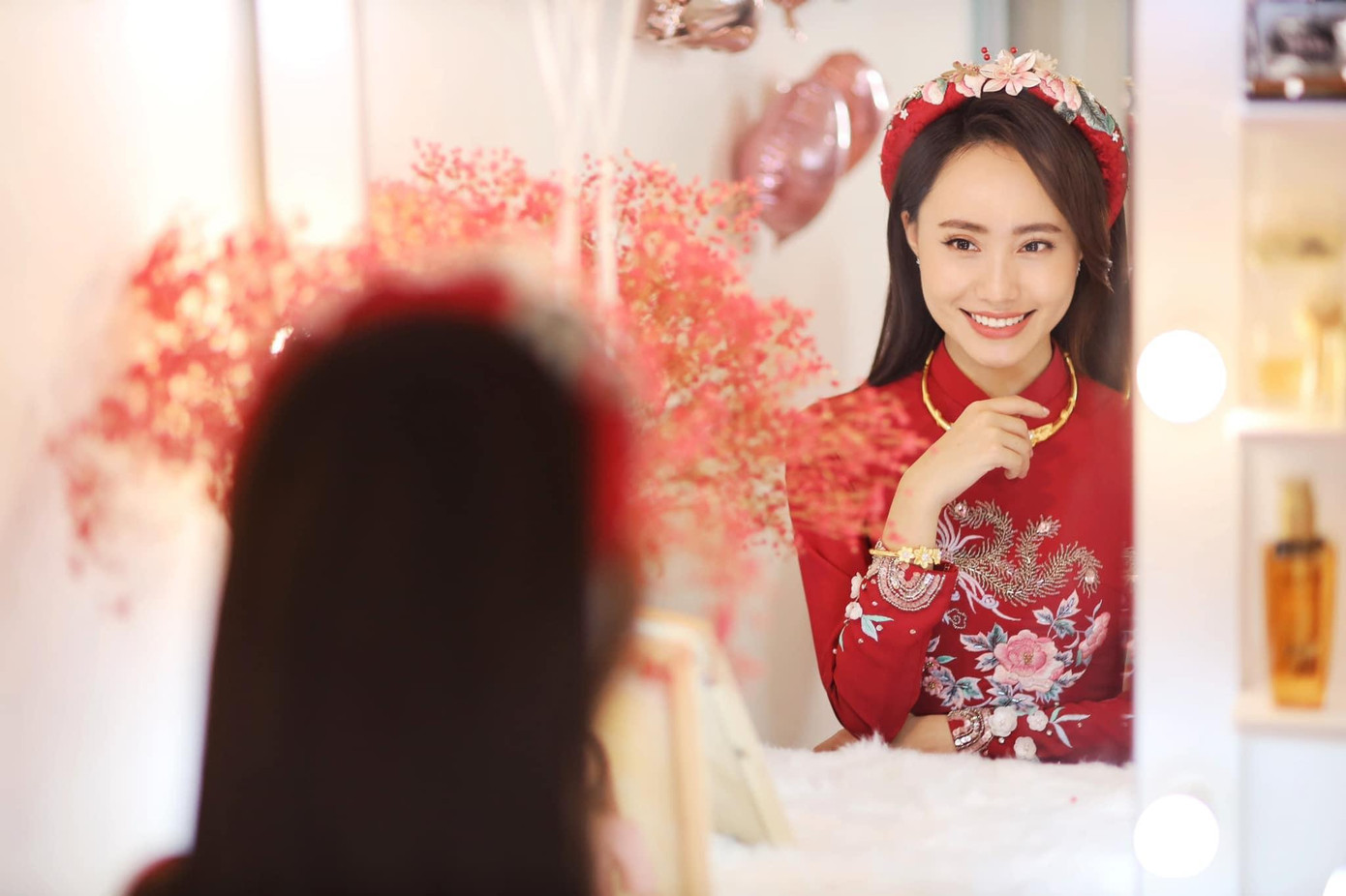 Quyết định tổ chức vào thời điểm Hà Nội đang thực hiện giãn cách xã hội, đám cưới của BTV Xuân Anh được thực hiện theo kiểu "đặc biệt". Quyết định tổ chức vào thời điểm Hà Nội đang thực hiện giãn cách xã hội, đám cưới của BTV Xuân Anh được thực hiện theo kiểu "đặc biệt".