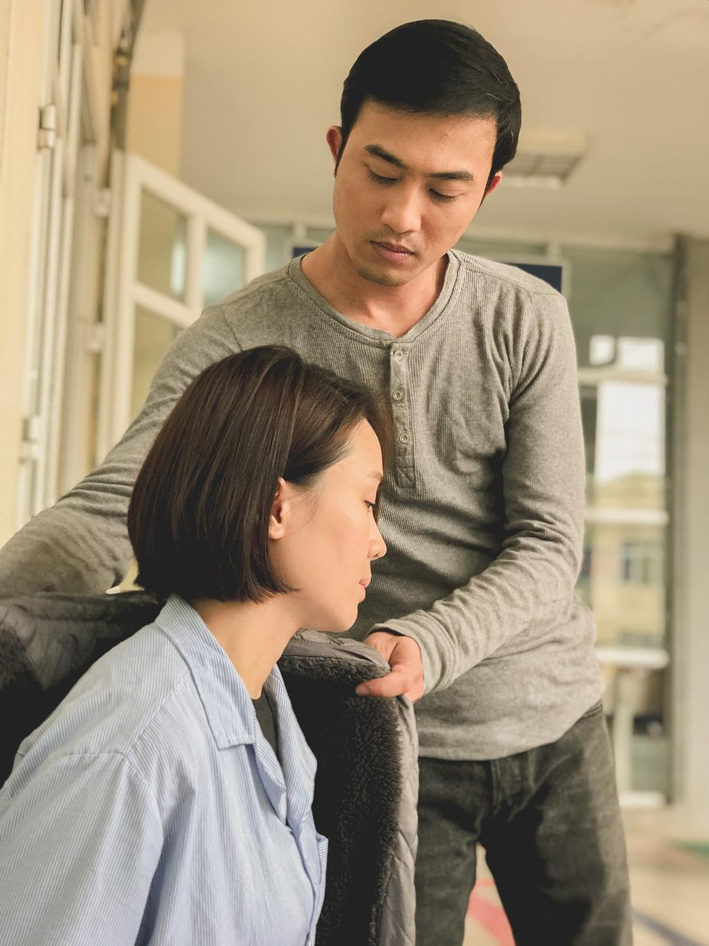 Trong phim, Doãn Quốc Đam vào vai Phúc, dù ít học nhưng sống trượng nghĩa, tình cảm, biết trước biết sau.