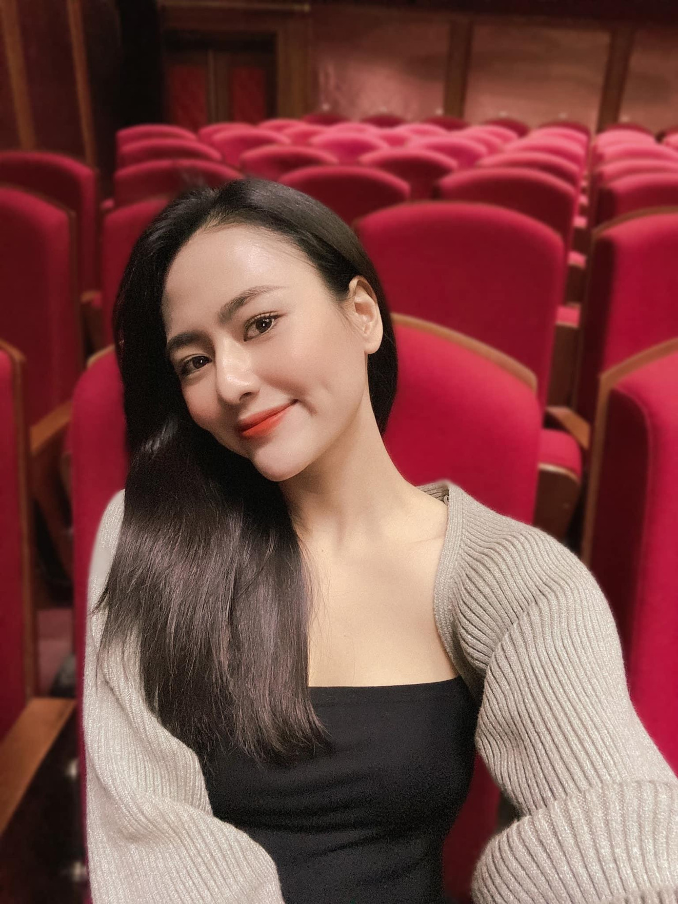 Diễn viên Việt Hoa chia sẻ: &quot;Học cho rộng, hỏi cho kỹ, nghĩ cho cẩn thận, phân biệt cho rõ, làm cho hết sức!&quot;.