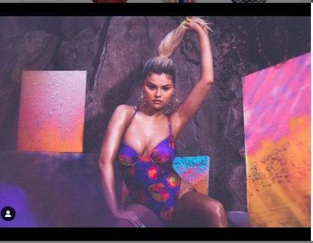 Cách đây vài ngày, Selena từng tung bộ hình nóng bỏng, thon gọn trên trang cá nhân thu hút lượt tương tác lớn. Cũng vì vậy, khi nhìn thấy ngoại hình thay đổi chóng mặt, fan bày tỏ sự lo lắng nhiều hơn cho sức khỏe của Selena. Cách đây vài ngày, Selena từng tung bộ hình nóng bỏng, thon gọn trên trang cá nhân thu hút lượt tương tác lớn. Cũng vì vậy, khi nhìn thấy ngoại hình thay đổi chóng mặt, fan bày tỏ sự lo lắng nhiều hơn cho sức khỏe của Selena.