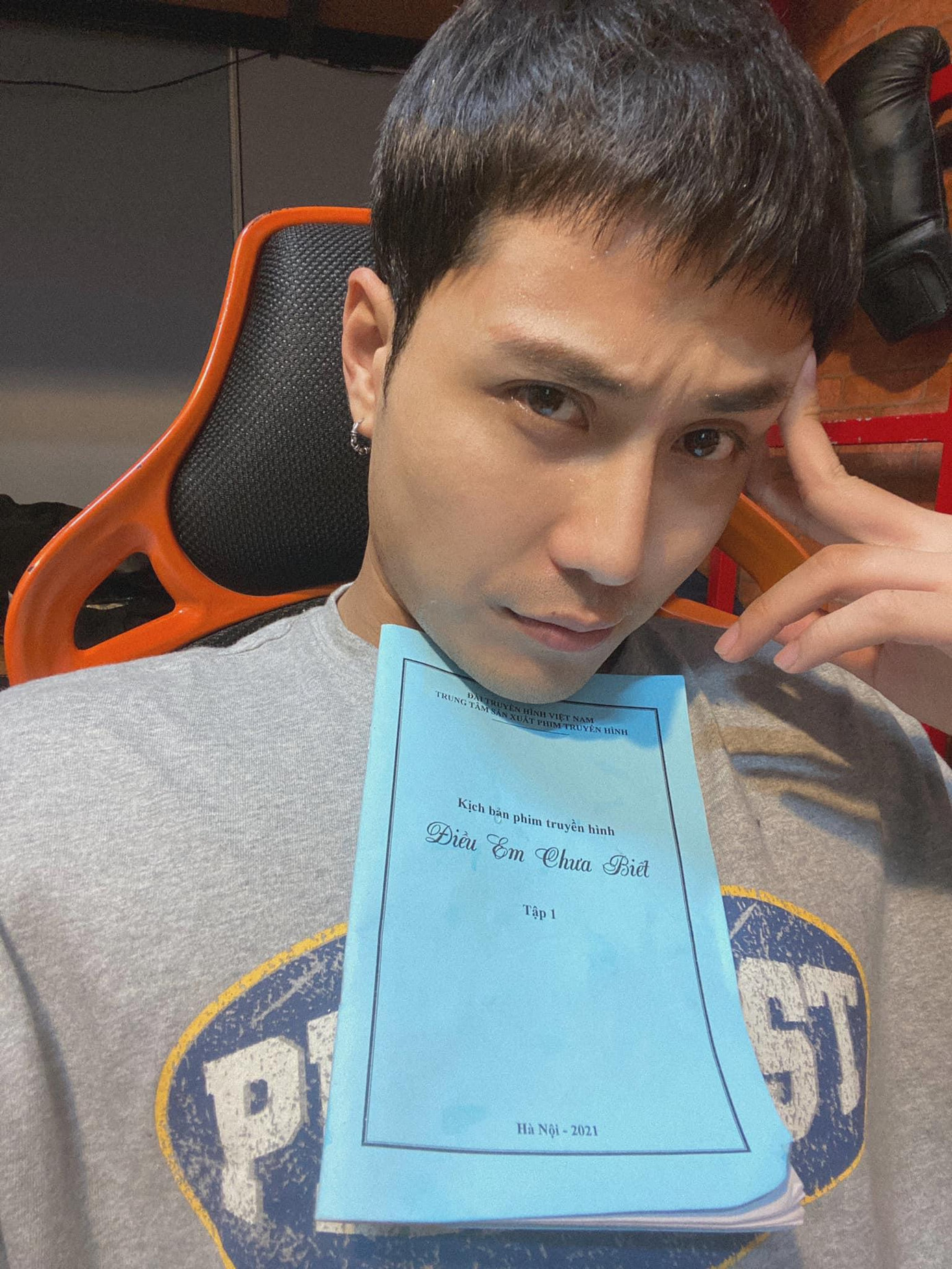 Thanh Sơn hé lộ hình ảnh sắp trở lại với phim truyền hình mang tên "Điều em chưa biết". Thanh Sơn hé lộ hình ảnh sắp trở lại với phim truyền hình mang tên "Điều em chưa biết".