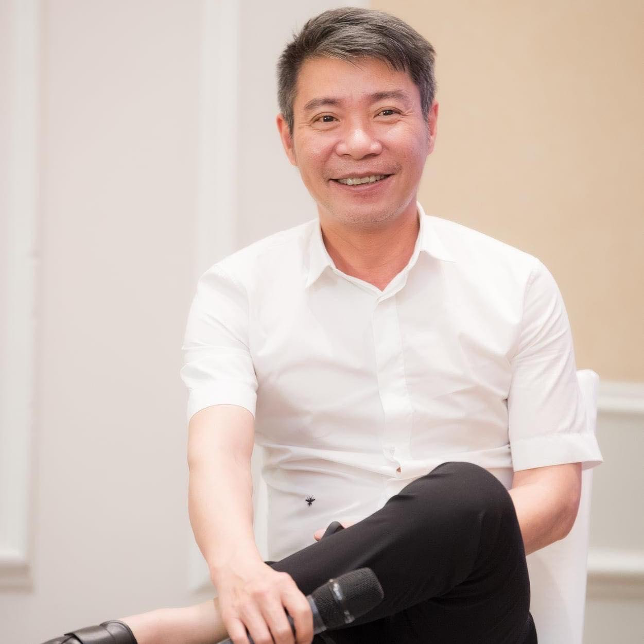 NSND Công Lý đăng hình rạng rỡ sau thời gian xuất viện. NSND Công Lý đăng hình rạng rỡ sau thời gian xuất viện.