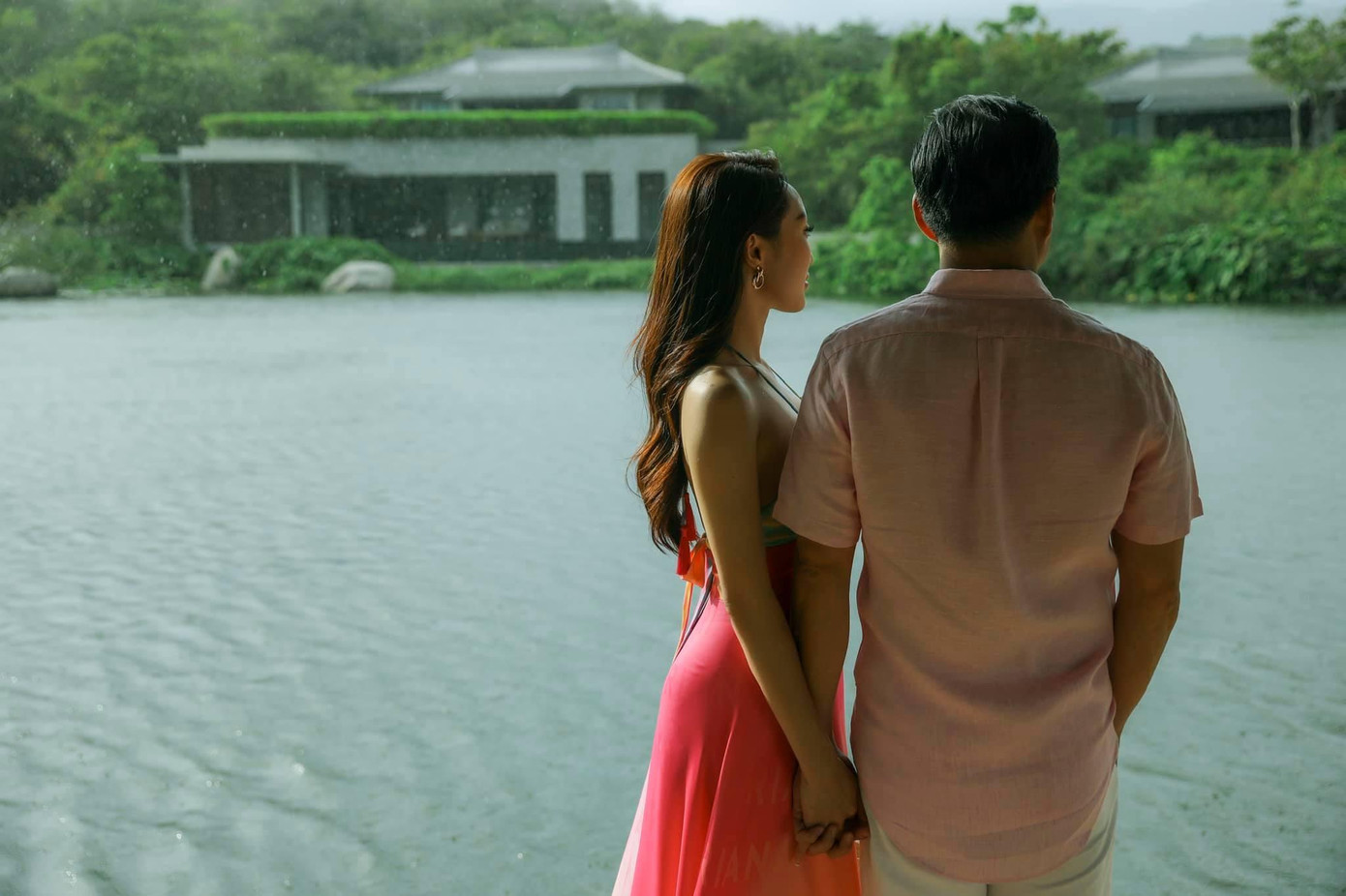 Chi Bảo và bà xã không chỉ đồng điệu về tâm hồn mà cả hai có chung quan điểm sống cũng như những sở thích cá nhân. Chi Bảo và bà xã không chỉ đồng điệu về tâm hồn mà cả hai có chung quan điểm sống cũng như những sở thích cá nhân.