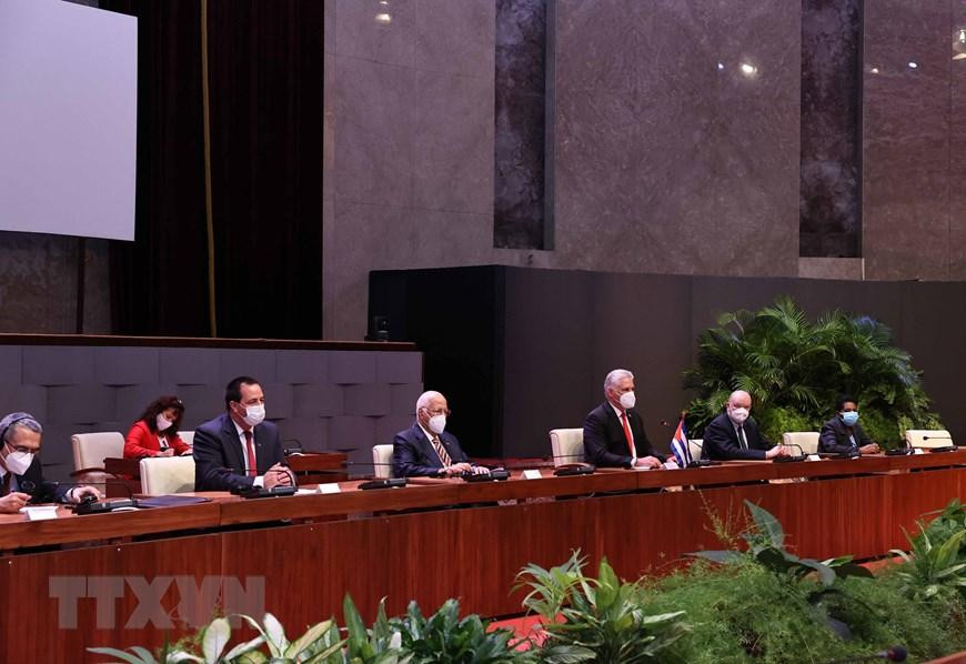 Bí thư thứ nhất Ban Chấp hành Trung ương Đảng Cộng sản Cuba, Chủ tịch nước Cộng hòa Cuba Miguel Díaz-Canel hội đàm với Chủ tịch nước Nguyễn Xuân Phúc. (Ảnh: Thống Nhất/TTXVN)