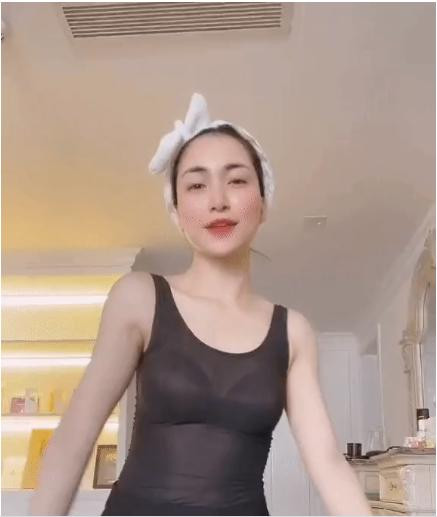 Mẹ 1 con Hòa Minzy diện đồ xuyên thấu, lộ vòng 1 sexy trong clip tiktok &quot;triệu view&quot;.