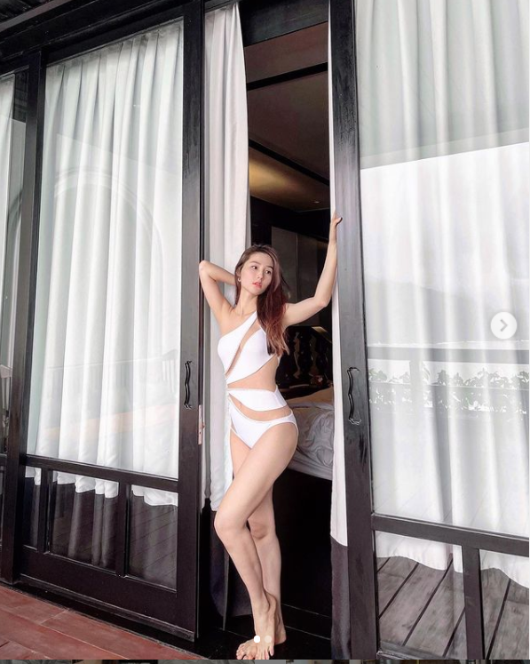 Diễm My 9x là một diễn viên, người mẫu đang được công chúng quan tâm.