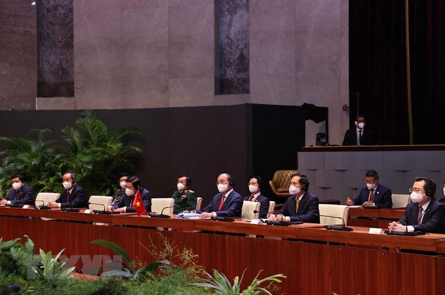 Chủ tịch nước Nguyễn Xuân Phúc hội đàm Bí thư thứ nhất Ban Chấp hành Trung ương Đảng Cộng sản Cuba, Chủ tịch nước Cộng hòa Cuba Miguel Díaz-Canel. (Ảnh: Thống Nhất/TTXVN)