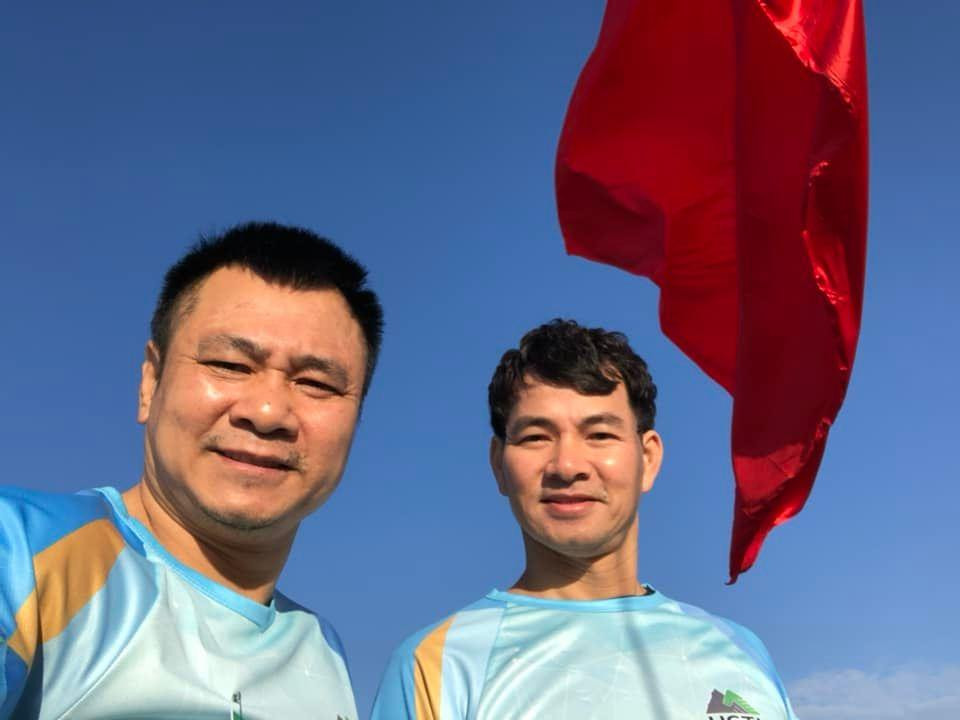 &quot;Màu cờ tôi yêu. Nơi điểm đầu của cực Bắc&quot; - NSND Tự Long chia sẻ.