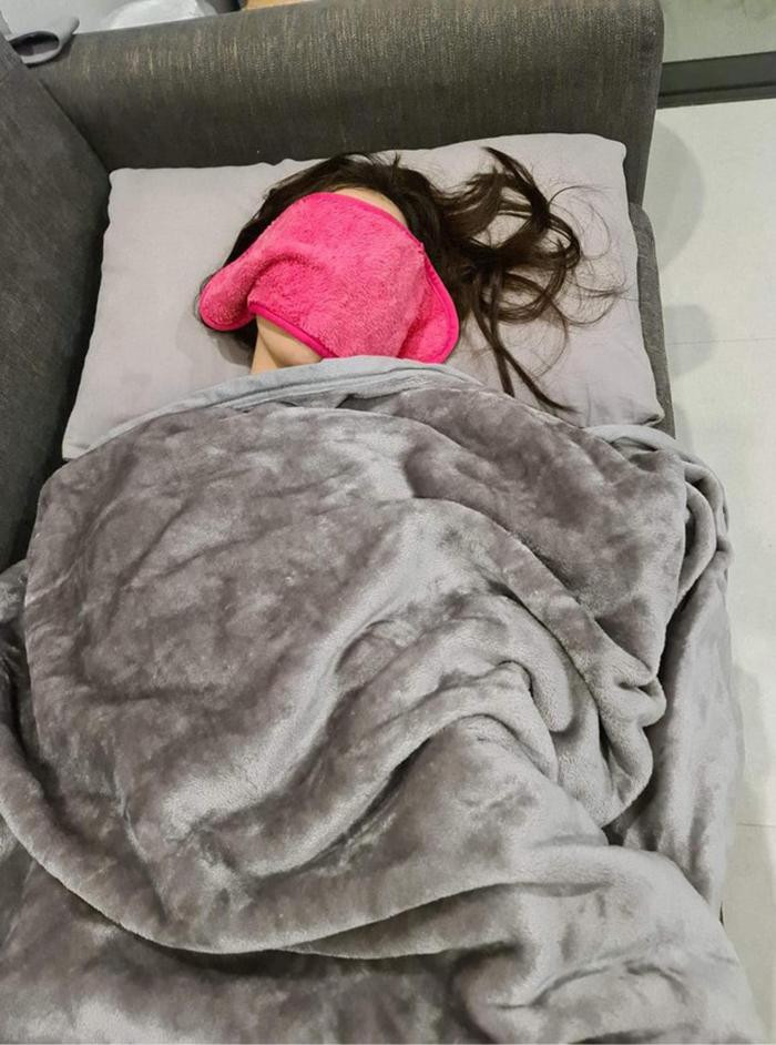 Ở bài đăng khác, Min đăng hình cô ngủ say như chết sau khi làm khách mời của chương trình.