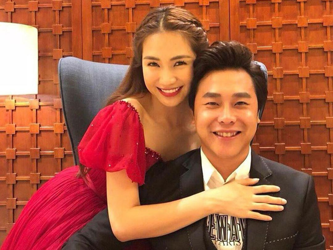 Hòa Minzy là ca sĩ trẻ đang sở hữu lượng lớn người hâm mộ trong showbiz. Song song với sự nghiệp phát triển, cô đã sớm lập gia đình cùng ông xã Minh Hải - sinh năm 1988.