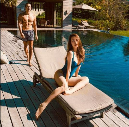 Dù đã sinh 3 con nhưng Hồ Ngọc Hà vẫn giữ được dáng người nuột nà không chút mỡ thừa. Sau khi sinh, vòng 1 của giọng ca &quot;Em muốn anh đưa em về&quot; có phần đầy đặn, gợi cảm hơn.