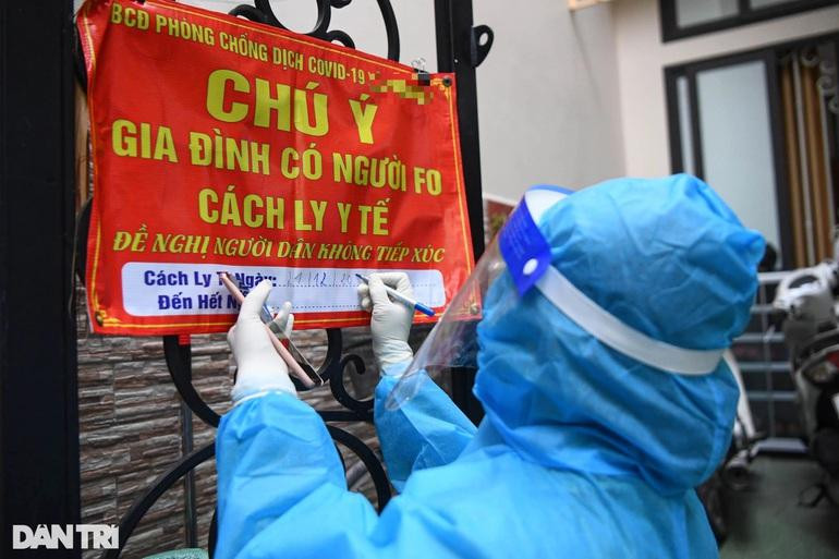 Việc F0 tăng nhanh khiến lực lượng y tế cơ sở tại Hà Nội thường xuyên trong tình trạng quá tải (Ảnh minh họa: Đỗ Linh). Việc F0 tăng nhanh khiến lực lượng y tế cơ sở tại Hà Nội thường xuyên trong tình trạng quá tải (Ảnh minh họa: Đỗ Linh).