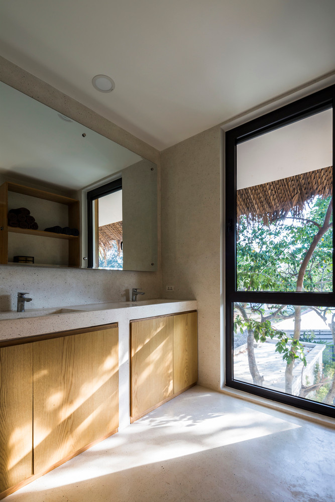 Ngôi nhà với cấu trúc hiện đại nhưng vẫn giữ được sự hoà hợp với cuộc sống nông thôn xung quanh, mang đến sự hài hòa giữa văn hóa Khmer -Việt Nam bản địa. Do đó, biệt thự mái lá này được nhiều trang tin và tạp chí kiến trúc của nước ngoài hết lời khen ngợi.