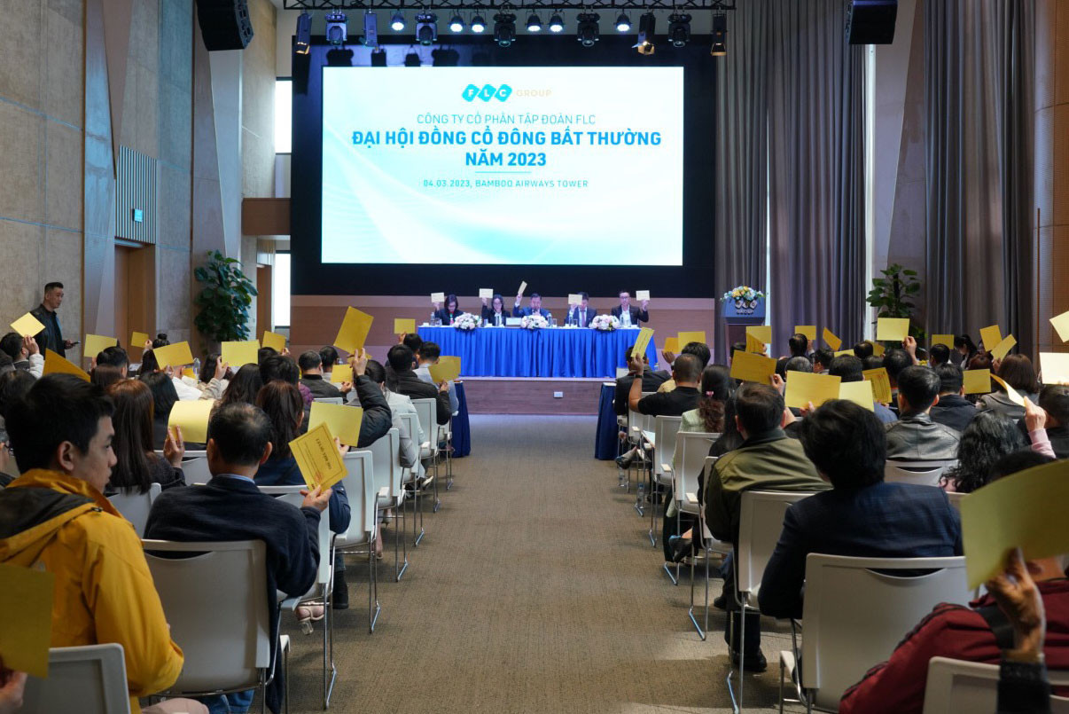Sáng 4/3, CTCP Tập đoàn FLC (FLC) tổ chức Đại hội đồng cổ đông bất thường lần 2 tại tầng 36, tòa nhà Bamboo Airways, số 265 Cầu Giấy, Hà Nội. (Ảnh: H. Huyền) Sáng 4/3, CTCP Tập đoàn FLC (FLC) tổ chức Đại hội đồng cổ đông bất thường lần 2 tại tầng 36, tòa nhà Bamboo Airways, số 265 Cầu Giấy, Hà Nội. (Ảnh: H. Huyền)