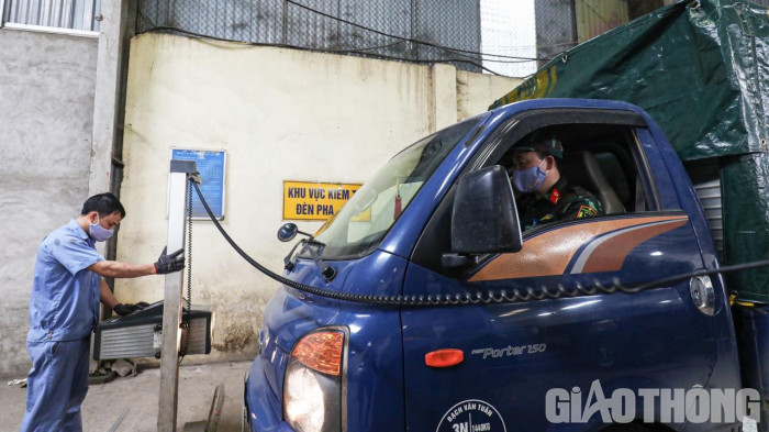 Xe tải các loại, ô tô đầu kéo đã sản xuất từ 20 năm trở lên được áp dụng chu kỳ kiểm định định kỳ 6 tháng (tăng 3 tháng so với trước đây)