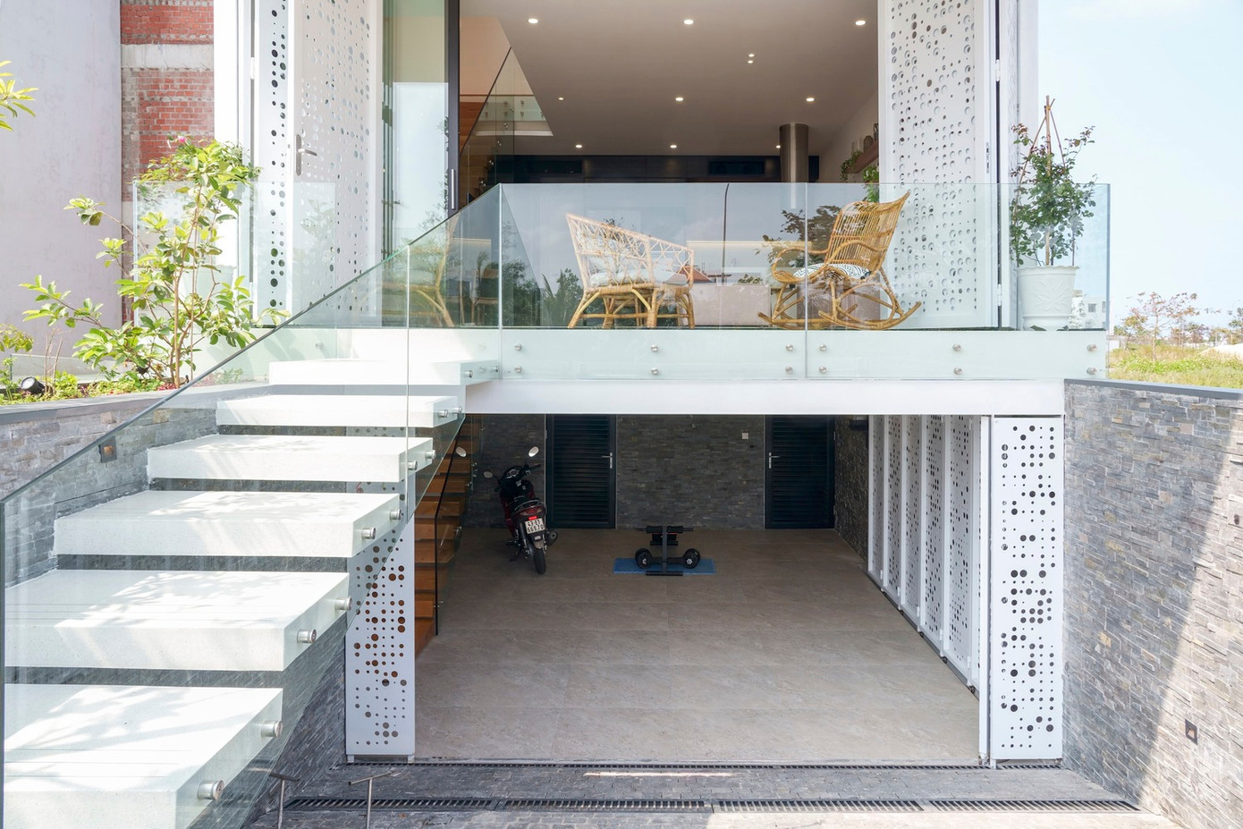 Khu vực để xe, phòng kỹ thuật và kho ở tầng hầm.