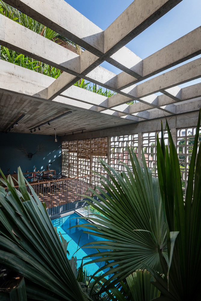 Khu vực chung và riêng được kết nối thông qua các không gian mở.