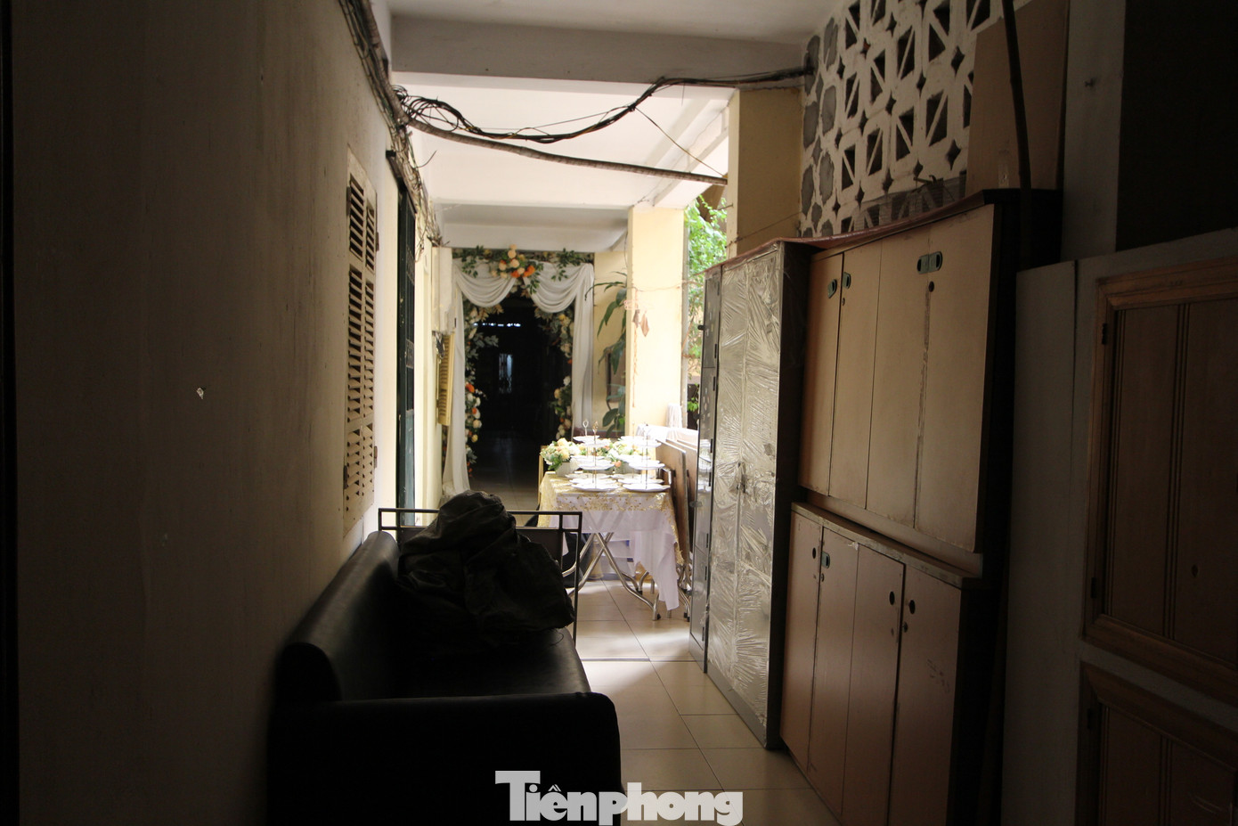 Hình ảnh chiếm dụng không gian chung ở Tập thể Thành ủy ở số 23 Bà Triệu. (Ảnh: Lộc Liên) Hình ảnh chiếm dụng không gian chung ở Tập thể Thành ủy ở số 23 Bà Triệu. (Ảnh: Lộc Liên)