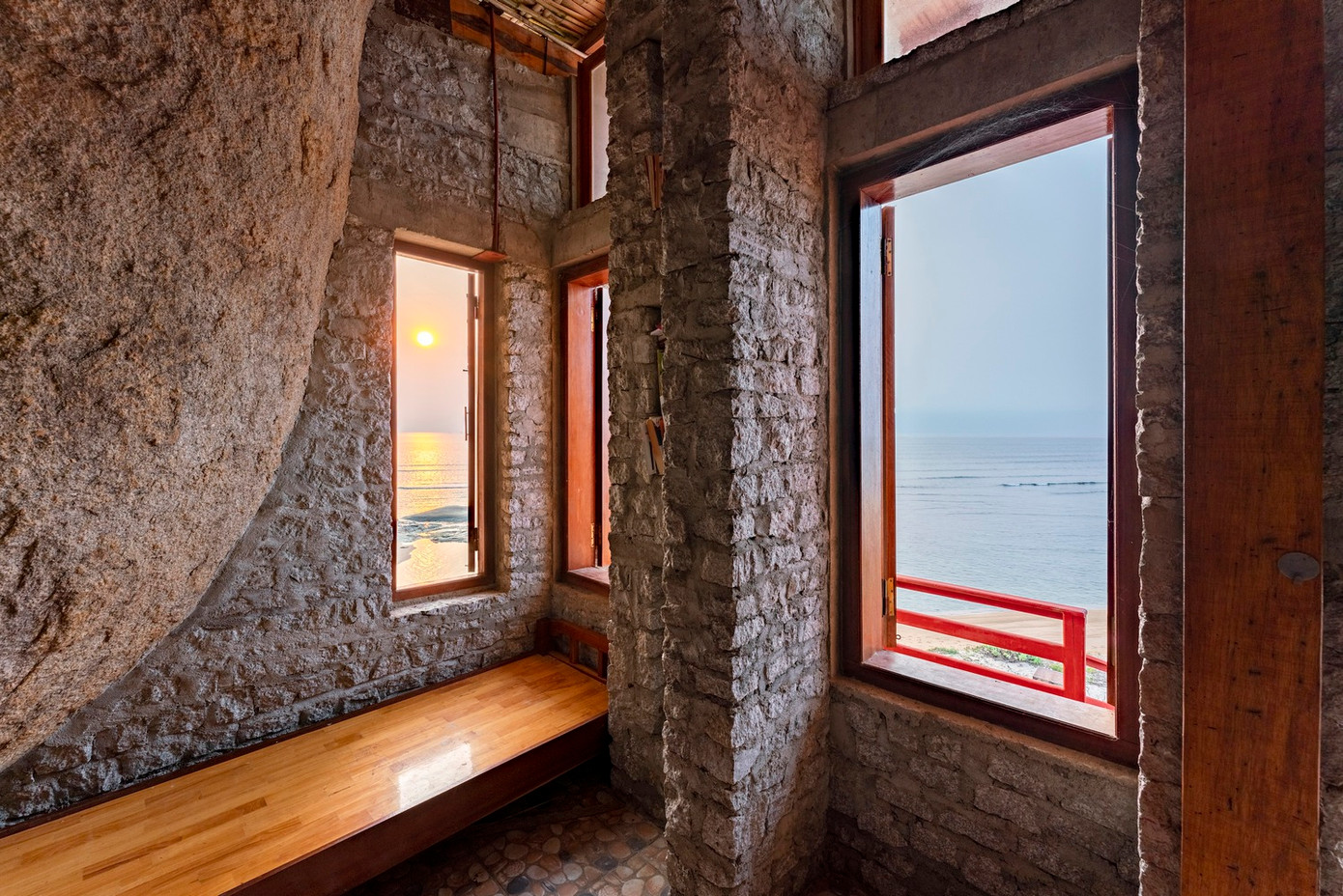 Mọi không gian trong nhà đều trở thành điểm đọc sách lý tưởng.