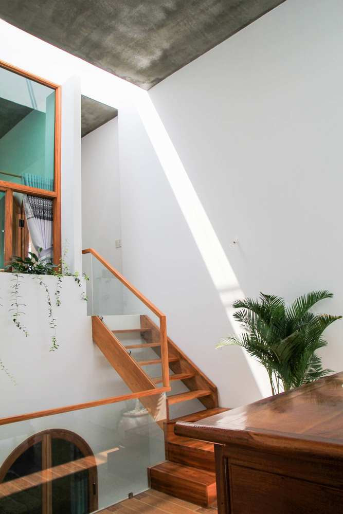 Nhờ thiết kế tinh tế mà các không gian trong nhà luôn ngập tràn ánh sáng tự nhiên. Nhờ thiết kế tinh tế mà các không gian trong nhà luôn ngập tràn ánh sáng tự nhiên.