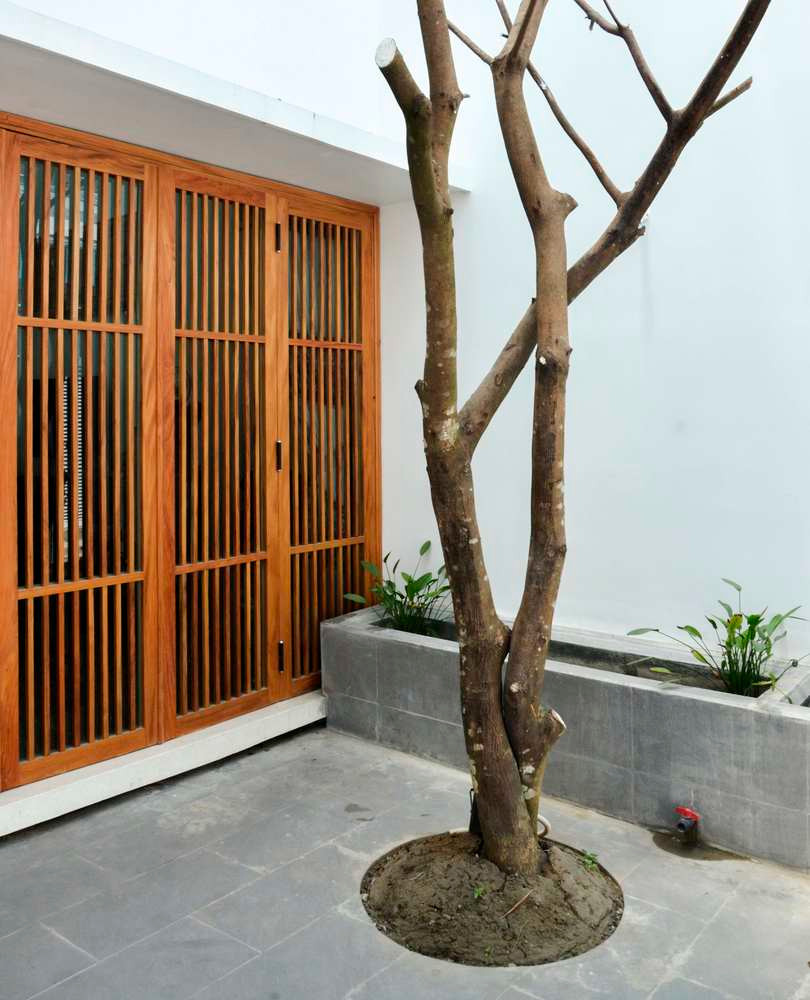 Theo nhóm thiết kế, thông qua ngôi nhà này, họ mong muốn gửi gắm đến thông điệp về sự giản đơn và tĩnh lặng với cuộc sống. Theo nhóm thiết kế, thông qua ngôi nhà này, họ mong muốn gửi gắm đến thông điệp về sự giản đơn và tĩnh lặng với cuộc sống.