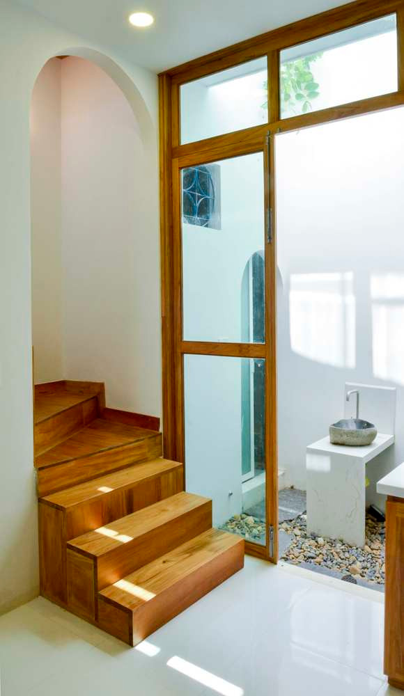 Nhờ thiết kế tinh tế mà các không gian trong nhà luôn ngập tràn ánh sáng tự nhiên. Nhờ thiết kế tinh tế mà các không gian trong nhà luôn ngập tràn ánh sáng tự nhiên.