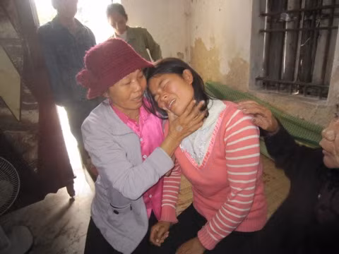 Nỗi đau của một gia đình có con mất tích. Ảnh Xuân Bảy