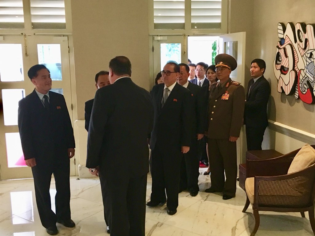 Ông Kim Jong-un: 'Thế giới ngỡ khoảnh khắc này như bộ phim viễn tưởng' ảnh 21