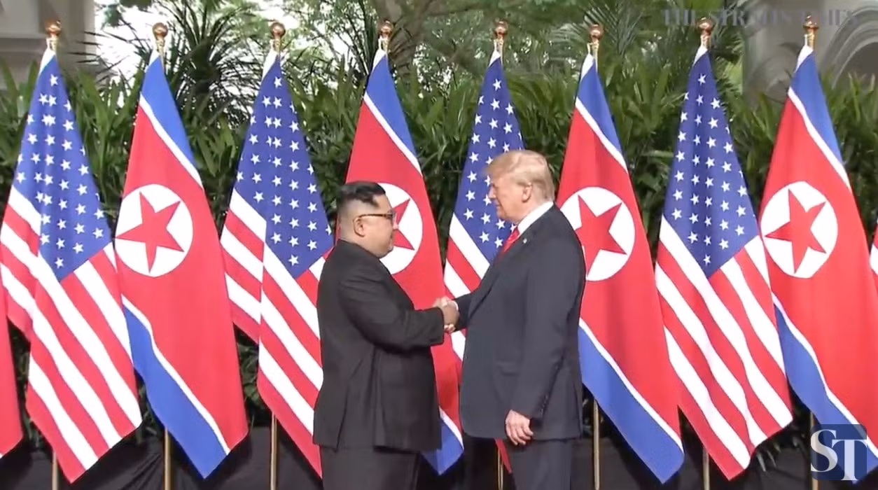 Ông Kim Jong-un: 'Thế giới ngỡ khoảnh khắc này như bộ phim viễn tưởng' ảnh 27