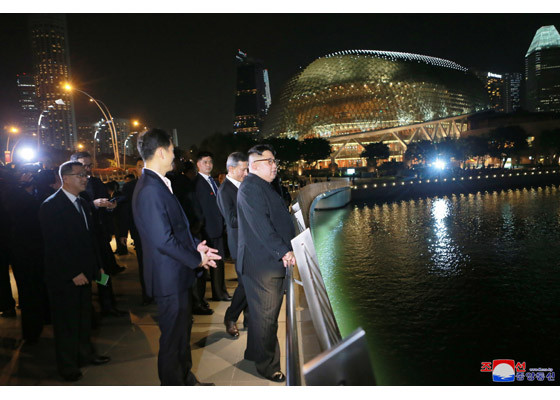 Ông Kim Jong-un: 'Thế giới ngỡ khoảnh khắc này như bộ phim viễn tưởng' ảnh 43