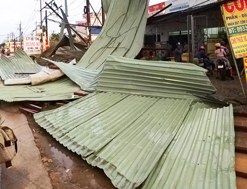 Mưa đá to bằng ngón tay xuất hiện ở miền Tây ảnh 1