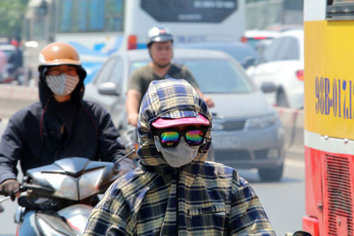 Hà Nội hôm nay nắng nóng gay gắt, có nơi 39 độ C ảnh 2