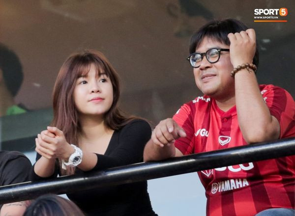 Bạn gái hotgirl của Lâm Tây được báo Thái Lan khen xinh đẹp và gợi cảm ảnh 1