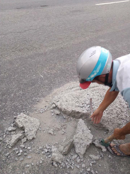 Thông tin mới vụ 2 thợ đá đục mảng bê tông gây 'sốt' mạng xã hội ảnh 1