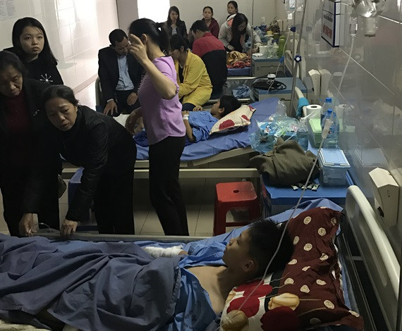 Vụ nổ làm 4 học sinh bị thương: Gửi mẫu vật đi giám định ảnh 1