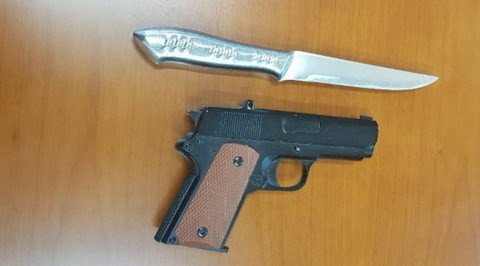 Chân dung kẻ dùng súng, dao khống chế nữ điều dưỡng ảnh 2