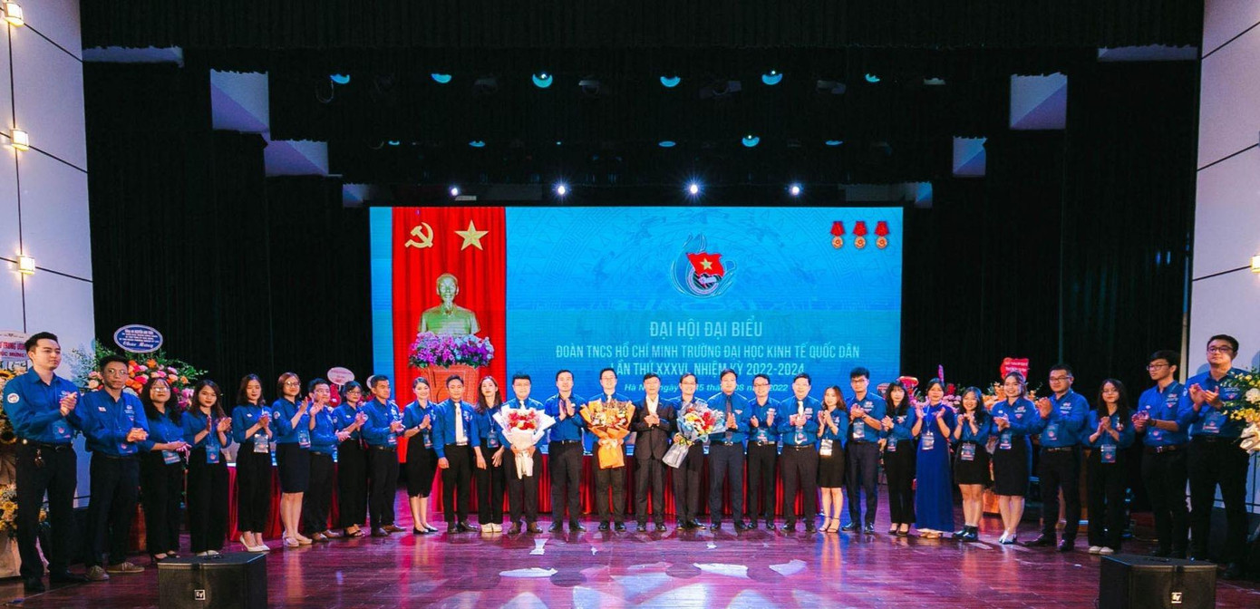 Ban chấp hành khóa mới trường ĐH Kinh tế Quốc dân ra mắt đại hội Ban chấp hành khóa mới trường ĐH Kinh tế Quốc dân ra mắt đại hội