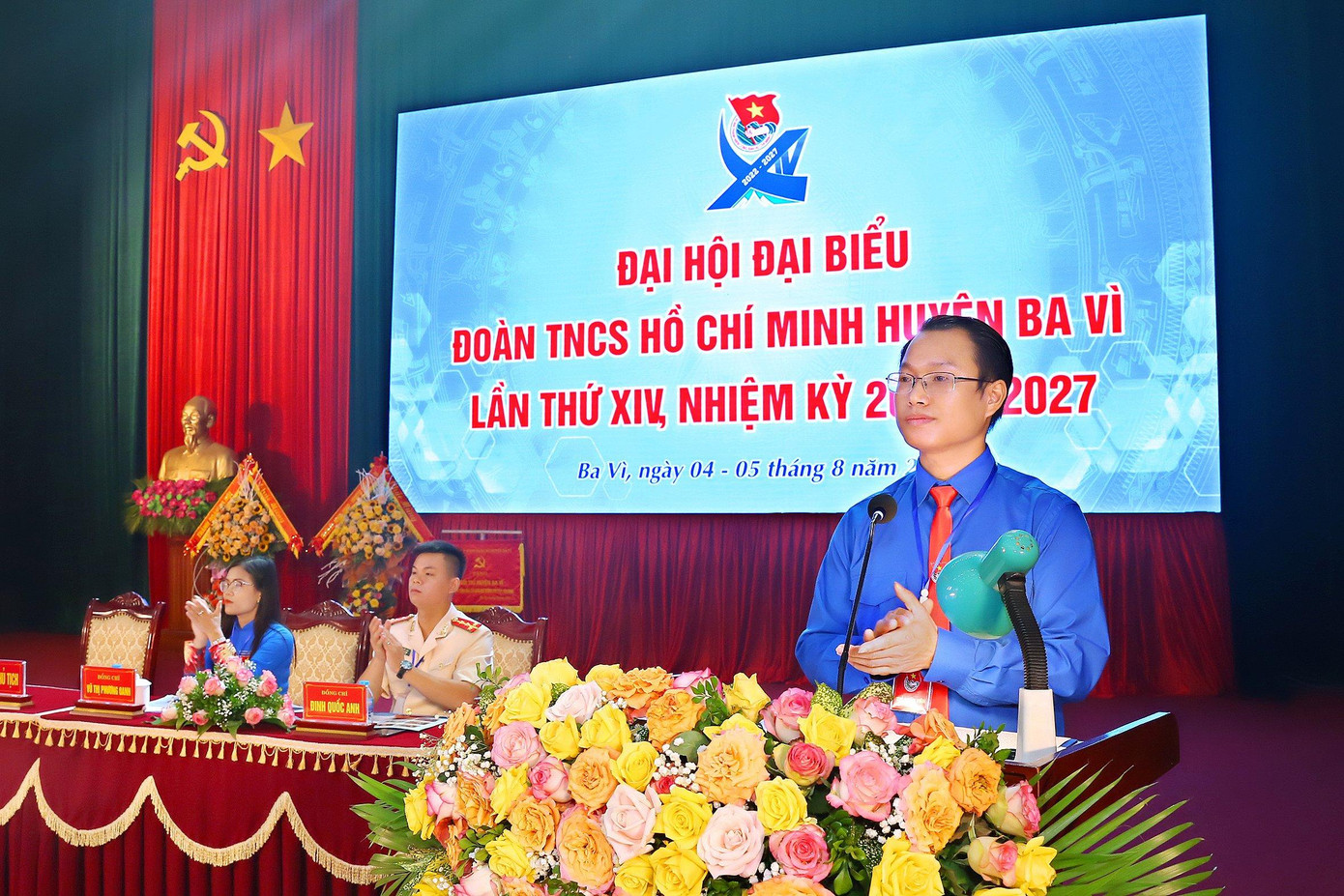Anh Triệu Sinh Tuyển tái đắc cử Bí thư Huyện Đoàn Ba Vì khóa XIV nhiệm kỳ 2022 – 2027. Anh Triệu Sinh Tuyển tái đắc cử Bí thư Huyện Đoàn Ba Vì khóa XIV nhiệm kỳ 2022 – 2027.