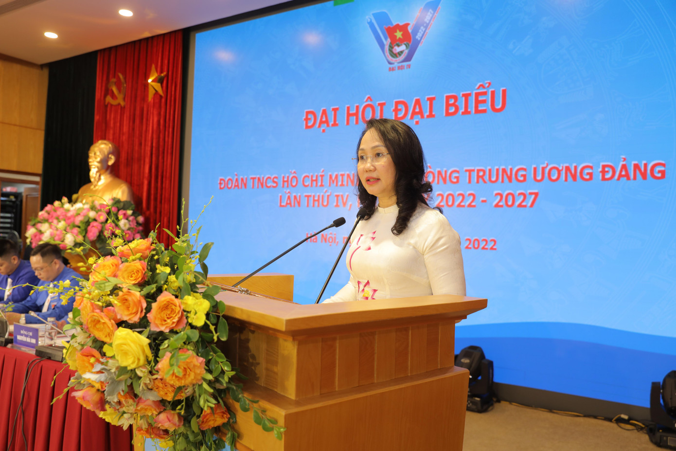 Bà Lâm Thị Phương Thanh, Uỷ viên T.Ư Đảng, Phó Chánh Văn phòng Thường trực Văn phòng T.Ư Đảng phát biểu tại đại hội.