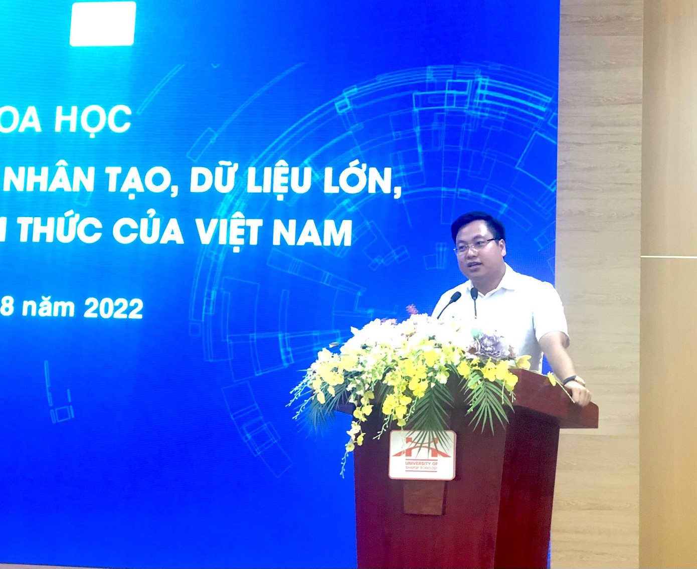 Anh Trần Quang Hưng, Phó Bí thư Thành Đoàn, Chủ tịch Hội Sinh viên Việt Nam TP Hà Nội phát biểu tại chương trình