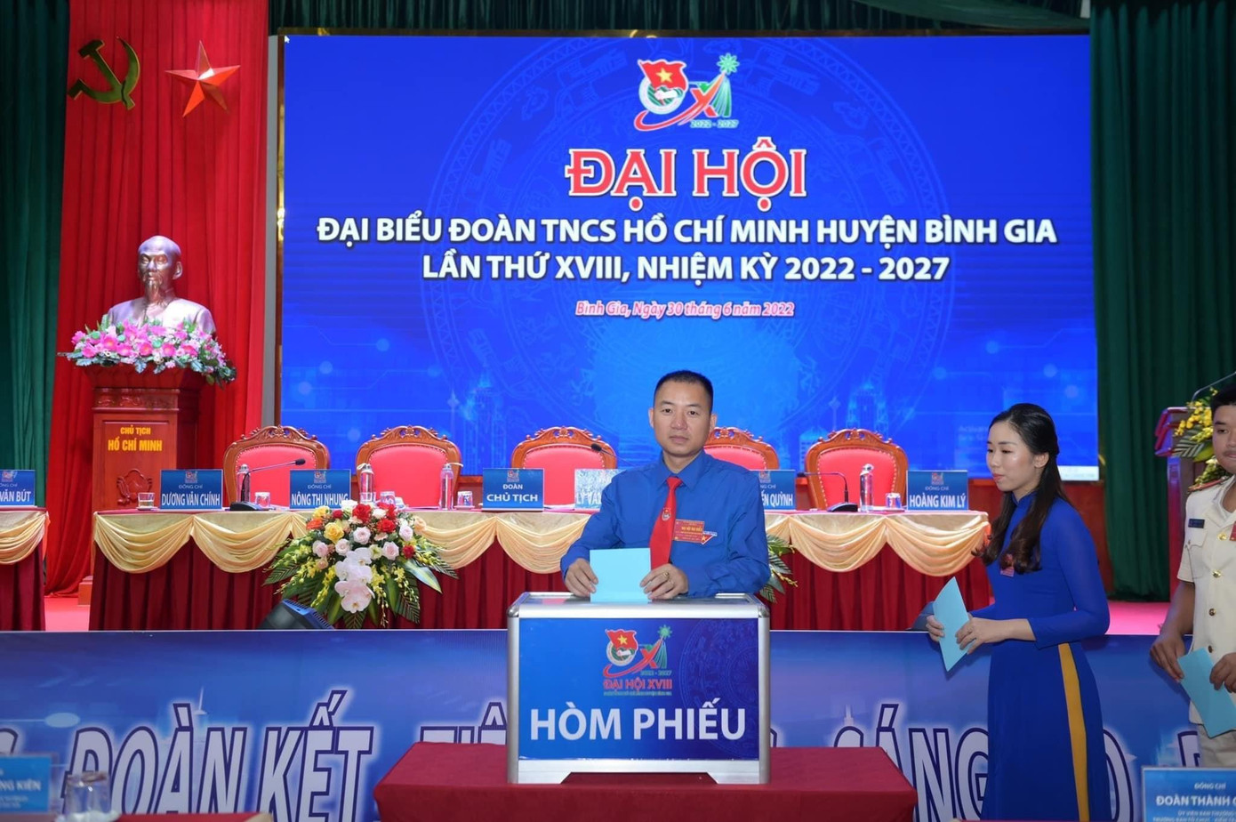 Trong 18 Huyện, Thành đoàn và Đoàn trực thuộc có 4 đơn vị bầu trực tiếp Bí thư tại đại hội Trong 18 Huyện, Thành đoàn và Đoàn trực thuộc có 4 đơn vị bầu trực tiếp Bí thư tại đại hội
