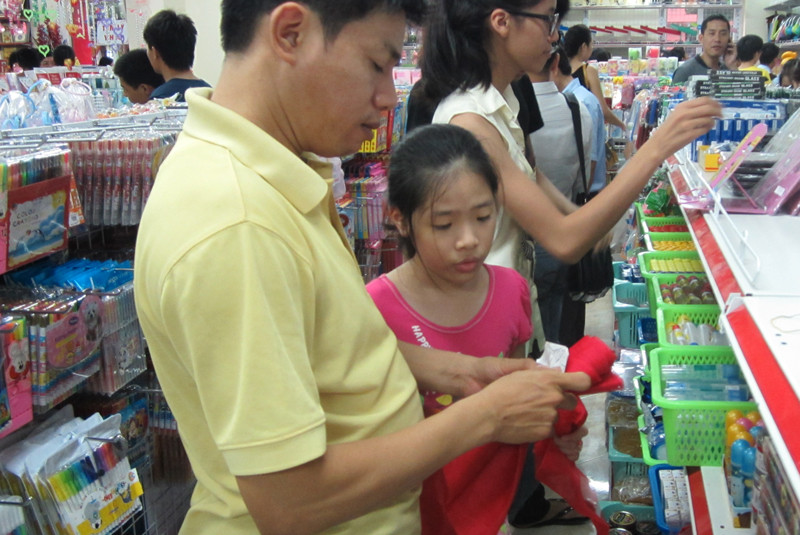 Những chiếc khăn quàng đỏ cho năm học mới sắp bắt đầu