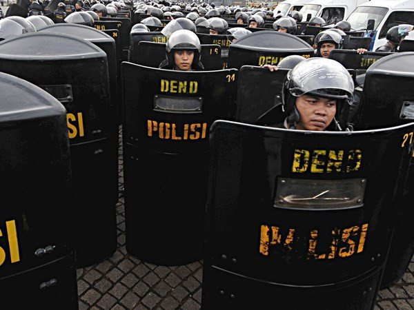 Hơn 86.000 nhân viên cảnh sát và an ninh tham gia tăng cường bảo vệ an ninh dịp lễ Giáng sinh. (Nguồn: THX/TTXVN)