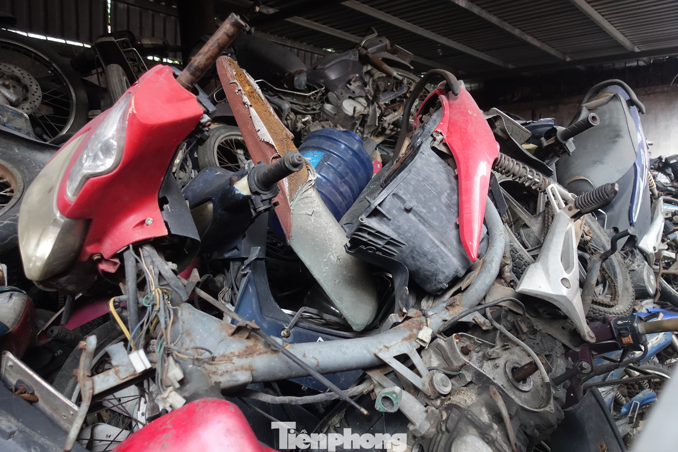 Cũng theo ông Sơn, hiện nay có hơn 90% xe vắng chủ là xe máy cũ.